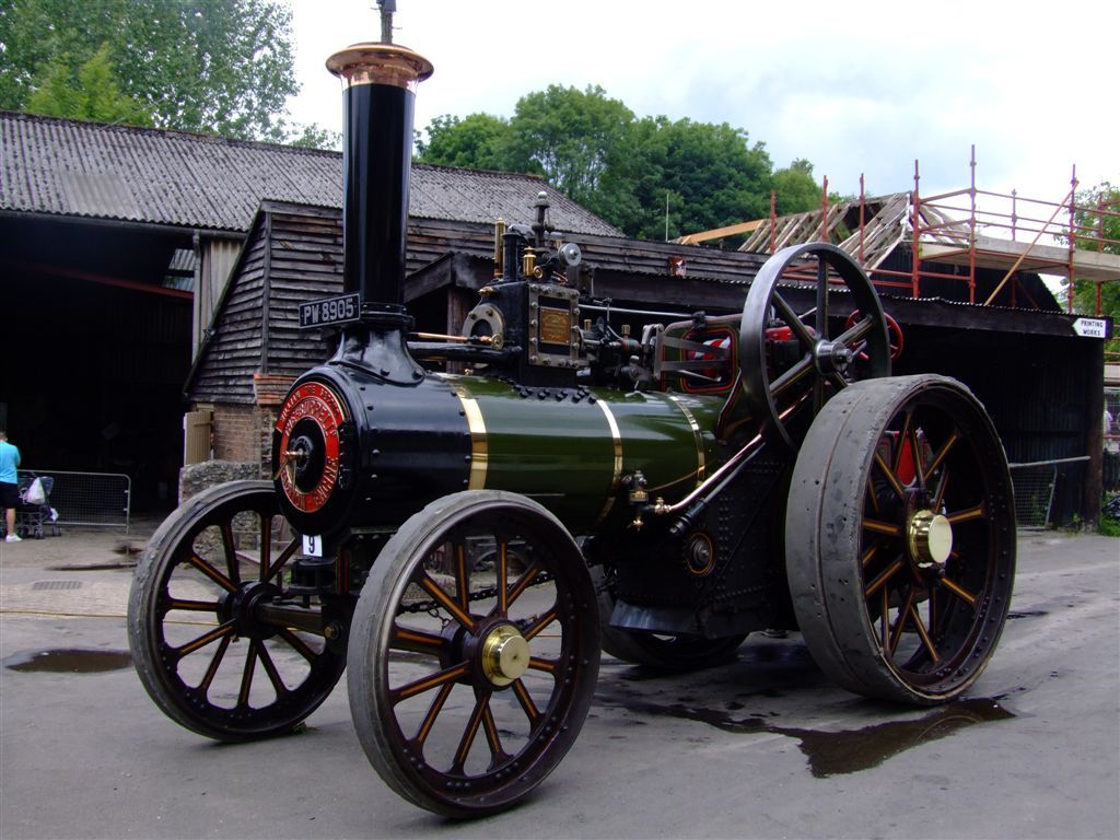 Первый паровой автомобиль. Паровая машина 18 века. Паровой автомобиль 17 века Англии. Старинные паровые машины. Машина на паровом двигателе.